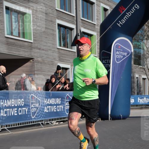 06.04.2025 - 44. Internationalen Wilhelmsburger Insellauf A. Gomolzig http://msf.ph/oto/7579919 06.04.2025 10:22:36 Ziel 3570, 4311 meine-sportfotos.de