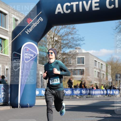 06.04.2025 - 44. Internationalen Wilhelmsburger Insellauf A. Gomolzig http://msf.ph/oto/7579951 06.04.2025 10:22:23 Ziel 3353, 3553 meine-sportfotos.de
