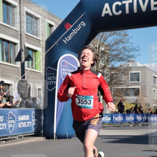 06.04.2025 - 44. Internationalen Wilhelmsburger Insellauf A. Gomolzig http://msf.ph/oto/7579967 06.04.2025 10:22:19 Ziel 3353, 3461, 3553, 4548, 4590 meine-sportfotos.de