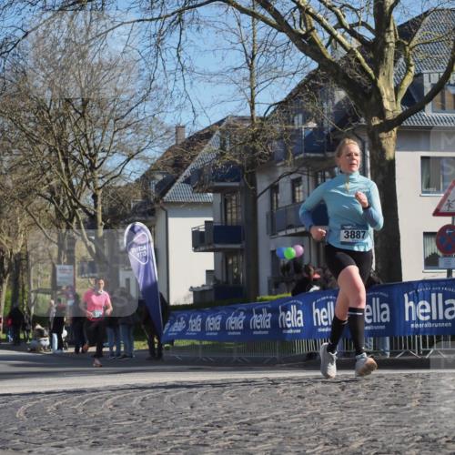 06.04.2025 - 44. Internationalen Wilhelmsburger Insellauf Luisa Fischer http://msf.ph/oto/7580014 06.04.2025 10:39:46 Ziel 3887 meine-sportfotos.de