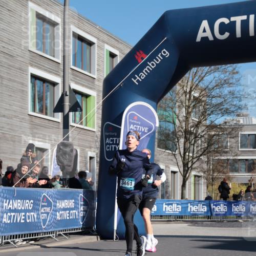 06.04.2025 - 44. Internationalen Wilhelmsburger Insellauf A. Gomolzig http://msf.ph/oto/7580018 06.04.2025 10:22:15 Ziel 3461, 3553, 4548, 4590 meine-sportfotos.de