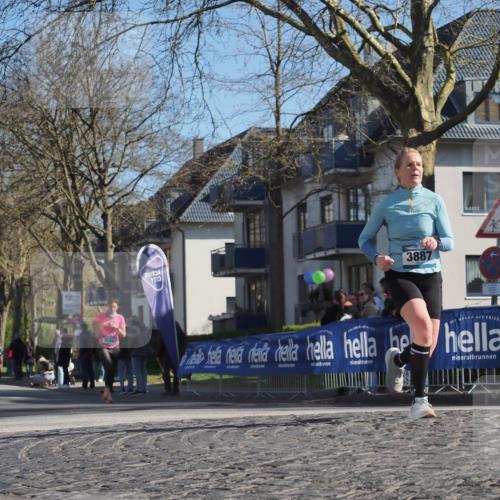 06.04.2025 - 44. Internationalen Wilhelmsburger Insellauf Luisa Fischer http://msf.ph/oto/7580024 06.04.2025 10:39:46 Ziel 3887, 3544 meine-sportfotos.de