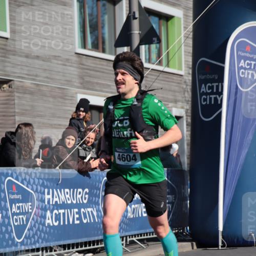 06.04.2025 - 44. Internationalen Wilhelmsburger Insellauf A. Gomolzig http://msf.ph/oto/7580117 06.04.2025 10:21:45 Ziel 4604 meine-sportfotos.de