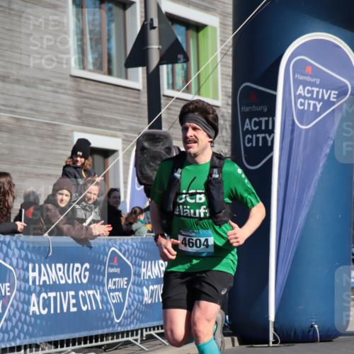 06.04.2025 - 44. Internationalen Wilhelmsburger Insellauf A. Gomolzig http://msf.ph/oto/7580121 06.04.2025 10:21:45 Ziel 4604 meine-sportfotos.de