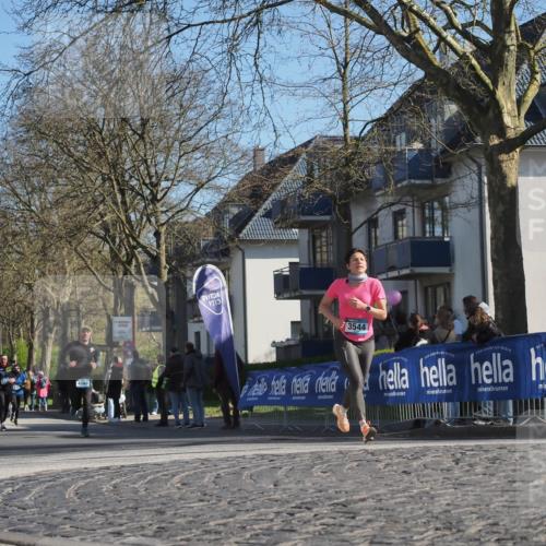 06.04.2025 - 44. Internationalen Wilhelmsburger Insellauf Luisa Fischer http://msf.ph/oto/7580131 06.04.2025 10:39:49 Ziel 4380, 3544 meine-sportfotos.de