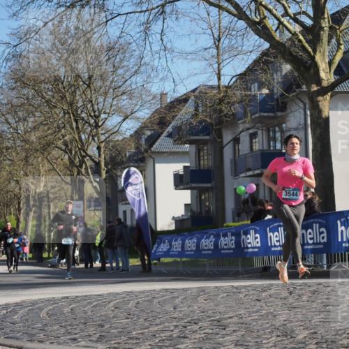 06.04.2025 - 44. Internationalen Wilhelmsburger Insellauf Luisa Fischer http://msf.ph/oto/7580172 06.04.2025 10:39:49 Ziel 4380, 3544 meine-sportfotos.de