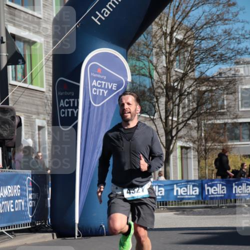 06.04.2025 - 44. Internationalen Wilhelmsburger Insellauf A. Gomolzig http://msf.ph/oto/7580173 06.04.2025 10:21:17 Ziel 3161, 4321 meine-sportfotos.de