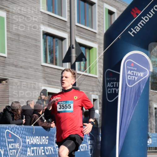 06.04.2025 - 44. Internationalen Wilhelmsburger Insellauf A. Gomolzig http://msf.ph/oto/7580181 06.04.2025 10:21:08 Ziel 3555 meine-sportfotos.de