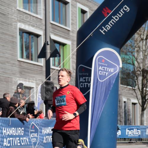 06.04.2025 - 44. Internationalen Wilhelmsburger Insellauf A. Gomolzig http://msf.ph/oto/7580185 06.04.2025 10:21:07 Ziel 3555 meine-sportfotos.de