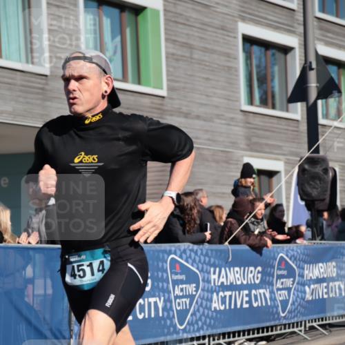 06.04.2025 - 44. Internationalen Wilhelmsburger Insellauf A. Gomolzig http://msf.ph/oto/7580202 06.04.2025 10:20:52 Ziel 4018, 4215, 4514 meine-sportfotos.de