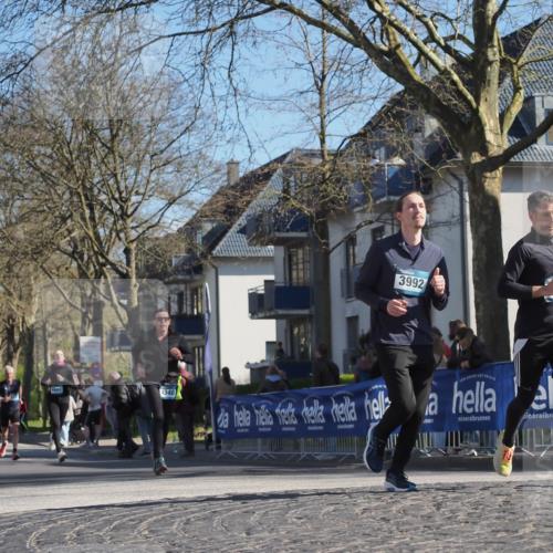 06.04.2025 - 44. Internationalen Wilhelmsburger Insellauf Luisa Fischer http://msf.ph/oto/7580220 06.04.2025 10:45:04 Ziel 3992, 4601, 4340 meine-sportfotos.de