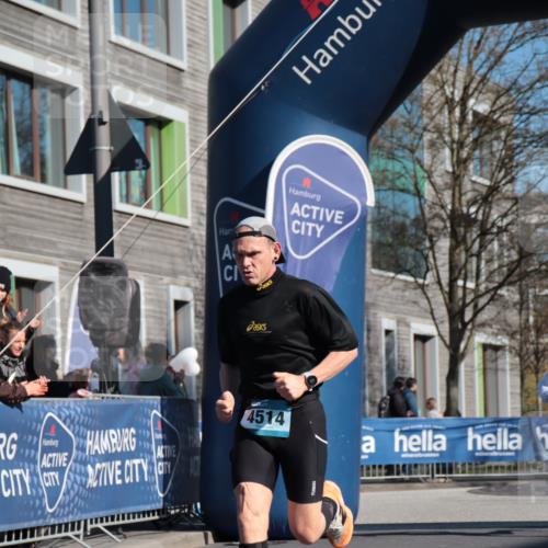 06.04.2025 - 44. Internationalen Wilhelmsburger Insellauf A. Gomolzig http://msf.ph/oto/7580226 06.04.2025 10:20:51 Ziel 4018, 4215, 4514 meine-sportfotos.de