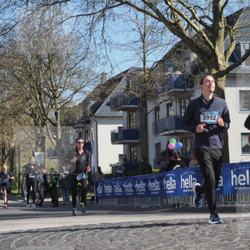 06.04.2025 - 44. Internationalen Wilhelmsburger Insellauf Luisa Fischer http://msf.ph/oto/7580233 06.04.2025 10:45:04 Ziel 517, 4601, 4340, 3992, 3991 meine-sportfotos.de