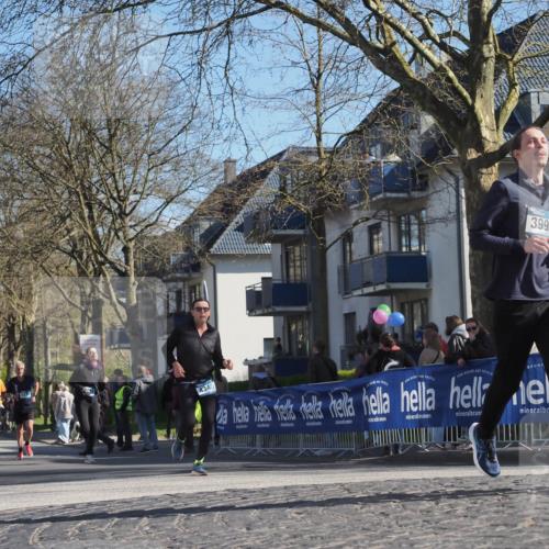 06.04.2025 - 44. Internationalen Wilhelmsburger Insellauf Luisa Fischer http://msf.ph/oto/7580244 06.04.2025 10:45:04 Ziel 517, 4340, 3992 meine-sportfotos.de