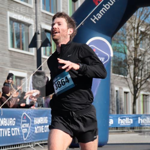 06.04.2025 - 44. Internationalen Wilhelmsburger Insellauf A. Gomolzig http://msf.ph/oto/7580286 06.04.2025 10:20:37 Ziel 3062, 3609, 3768, 3864 meine-sportfotos.de