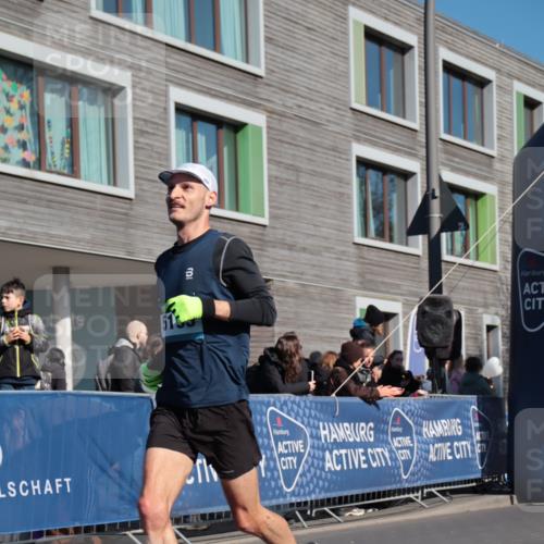 06.04.2025 - 44. Internationalen Wilhelmsburger Insellauf A. Gomolzig http://msf.ph/oto/7580306 06.04.2025 10:20:24 Ziel 4525, 5193 meine-sportfotos.de