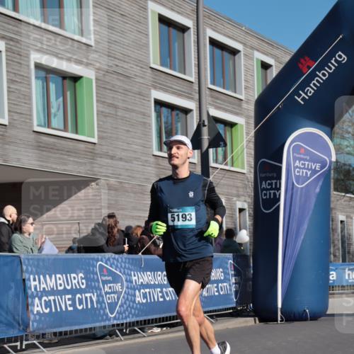 06.04.2025 - 44. Internationalen Wilhelmsburger Insellauf A. Gomolzig http://msf.ph/oto/7580317 06.04.2025 10:20:24 Ziel 4525, 5193 meine-sportfotos.de