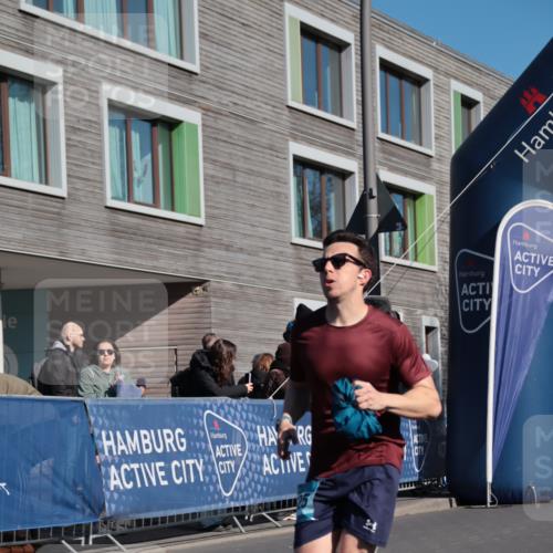 06.04.2025 - 44. Internationalen Wilhelmsburger Insellauf A. Gomolzig http://msf.ph/oto/7580321 06.04.2025 10:20:19 Ziel 3416, 4525, 4608, 5193 meine-sportfotos.de