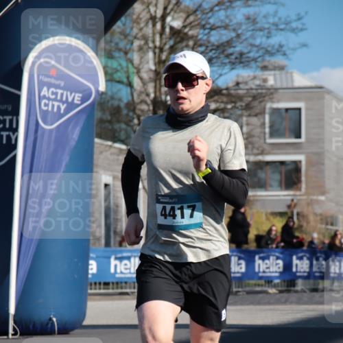 06.04.2025 - 44. Internationalen Wilhelmsburger Insellauf A. Gomolzig http://msf.ph/oto/7580402 06.04.2025 10:19:24 Ziel 3078, 3182, 3456, 3511, 3839, 4085, 4417 meine-sportfotos.de