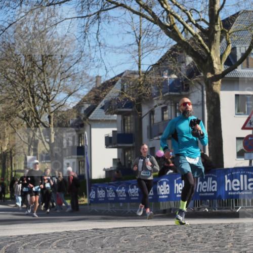 06.04.2025 - 44. Internationalen Wilhelmsburger Insellauf Luisa Fischer http://msf.ph/oto/7580413 06.04.2025 10:45:14 Ziel 4448 meine-sportfotos.de