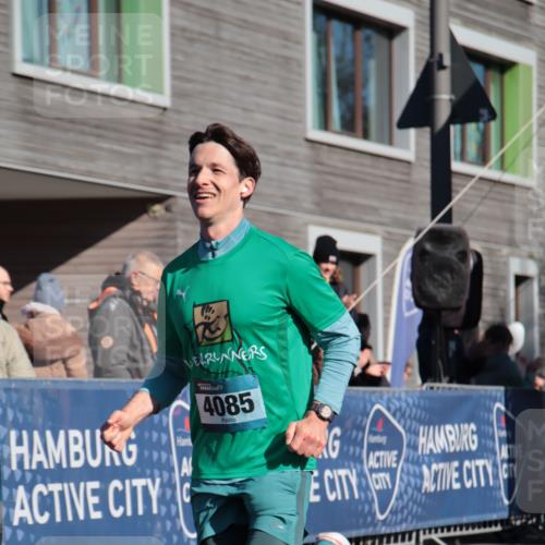 06.04.2025 - 44. Internationalen Wilhelmsburger Insellauf A. Gomolzig http://msf.ph/oto/7580416 06.04.2025 10:19:21 Ziel 3078, 3182, 3456, 3511, 3839, 4085, 4417 meine-sportfotos.de