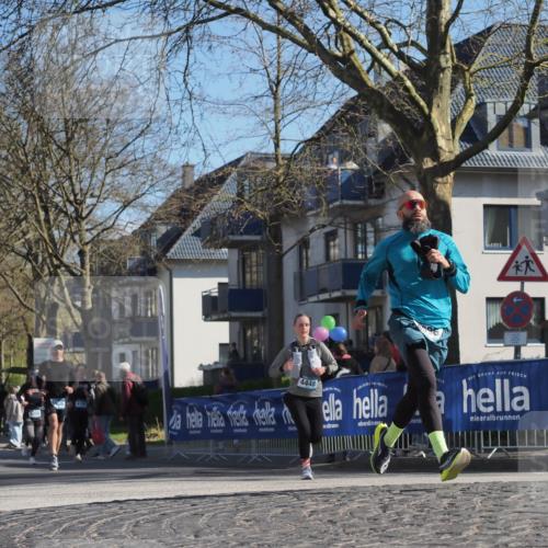 06.04.2025 - 44. Internationalen Wilhelmsburger Insellauf Luisa Fischer http://msf.ph/oto/7580419 06.04.2025 10:45:14 Ziel 9456, 410, 4448 meine-sportfotos.de