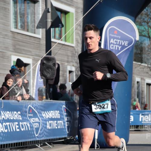 06.04.2025 - 44. Internationalen Wilhelmsburger Insellauf A. Gomolzig http://msf.ph/oto/7580451 06.04.2025 10:19:07 Ziel 3027, 3103 meine-sportfotos.de