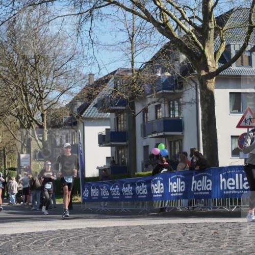 06.04.2025 - 44. Internationalen Wilhelmsburger Insellauf Luisa Fischer http://msf.ph/oto/7580497 06.04.2025 10:45:16 Ziel 3052, 3956, 4448 meine-sportfotos.de