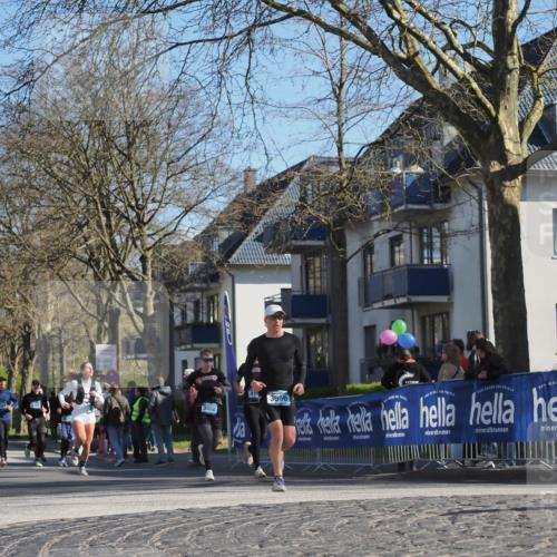 06.04.2025 - 44. Internationalen Wilhelmsburger Insellauf Luisa Fischer http://msf.ph/oto/7580548 06.04.2025 10:45:16 Ziel 3052, 414, 3956 meine-sportfotos.de