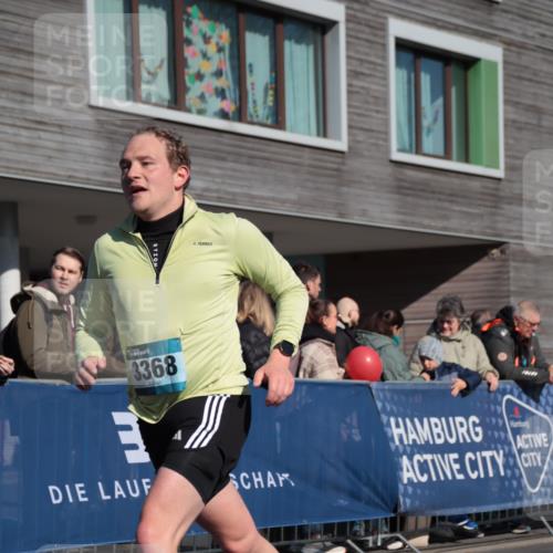 06.04.2025 - 44. Internationalen Wilhelmsburger Insellauf A. Gomolzig http://msf.ph/oto/7580580 06.04.2025 10:18:11 Ziel 3368, 4265 meine-sportfotos.de