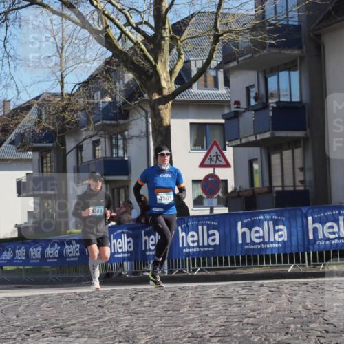 06.04.2025 - 44. Internationalen Wilhelmsburger Insellauf Luisa Fischer http://msf.ph/oto/7580613 06.04.2025 10:39:57 Ziel 4389, 4501 meine-sportfotos.de