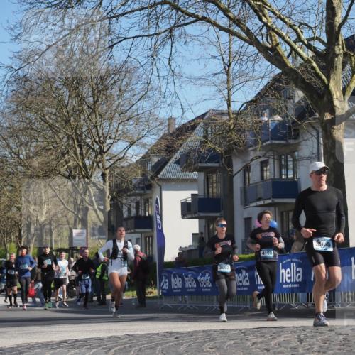06.04.2025 - 44. Internationalen Wilhelmsburger Insellauf Luisa Fischer http://msf.ph/oto/7580623 06.04.2025 10:45:18 Ziel 1975, 3052, 4100, 3956 meine-sportfotos.de