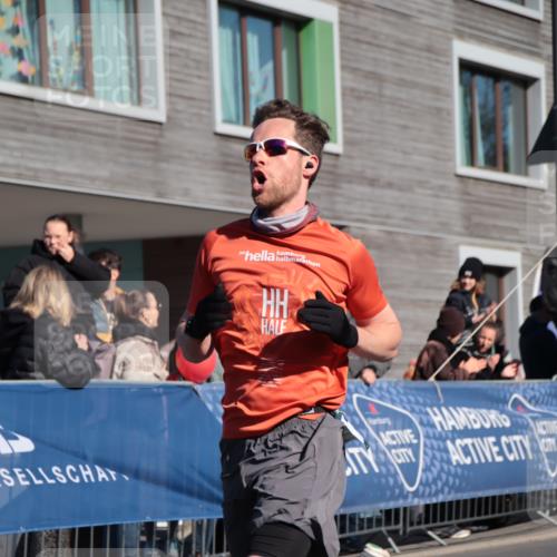 06.04.2025 - 44. Internationalen Wilhelmsburger Insellauf A. Gomolzig http://msf.ph/oto/7580632 06.04.2025 10:17:58 Ziel 3514, 3994 meine-sportfotos.de
