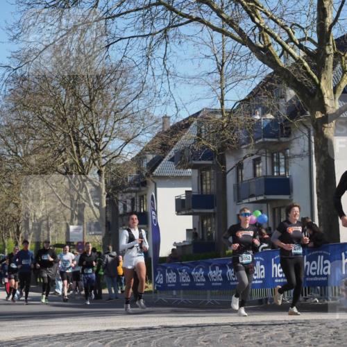 06.04.2025 - 44. Internationalen Wilhelmsburger Insellauf Luisa Fischer http://msf.ph/oto/7580642 06.04.2025 10:45:18 Ziel 43021, 4301, 3678, 4100, 3052, 956 meine-sportfotos.de