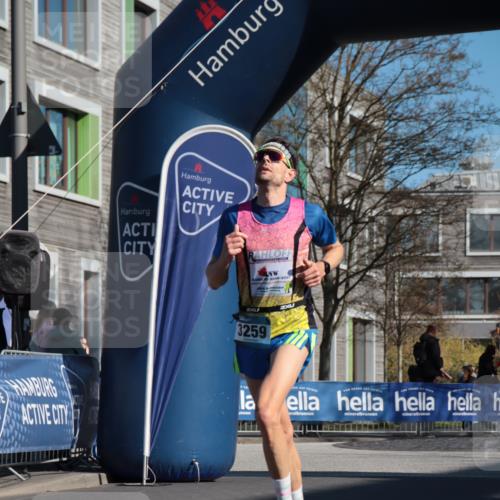 06.04.2025 - 44. Internationalen Wilhelmsburger Insellauf A. Gomolzig http://msf.ph/oto/7580650 06.04.2025 10:17:29 Ziel 3259 meine-sportfotos.de