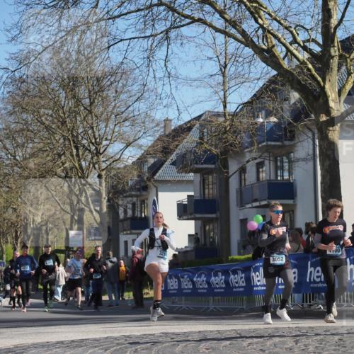 06.04.2025 - 44. Internationalen Wilhelmsburger Insellauf Luisa Fischer http://msf.ph/oto/7580665 06.04.2025 10:45:19 Ziel 4302, 4301, 3218, 3052, 100 meine-sportfotos.de