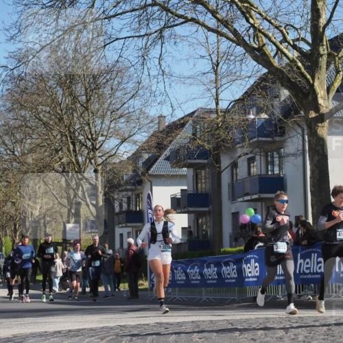 06.04.2025 - 44. Internationalen Wilhelmsburger Insellauf Luisa Fischer http://msf.ph/oto/7580673 06.04.2025 10:45:19 Ziel 4302, 3218, 3052, 4100 meine-sportfotos.de