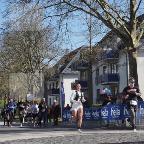 06.04.2025 - 44. Internationalen Wilhelmsburger Insellauf Luisa Fischer http://msf.ph/oto/7580697 06.04.2025 10:45:19 Ziel 4302, 4301, 3678, 3052, 4100 meine-sportfotos.de