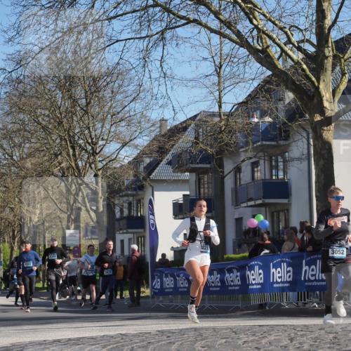 06.04.2025 - 44. Internationalen Wilhelmsburger Insellauf Luisa Fischer http://msf.ph/oto/7580703 06.04.2025 10:45:19 Ziel 4302, 4301, 321, 3678, 3052, 410 meine-sportfotos.de