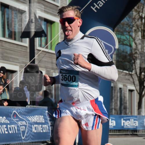 06.04.2025 - 44. Internationalen Wilhelmsburger Insellauf A. Gomolzig http://msf.ph/oto/7580710 06.04.2025 10:16:55 Ziel 3600, 4570 meine-sportfotos.de