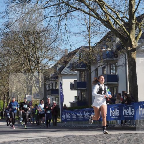 06.04.2025 - 44. Internationalen Wilhelmsburger Insellauf Luisa Fischer http://msf.ph/oto/7580732 06.04.2025 10:45:20 Ziel 4302, 4301, 6, 3678, 30 meine-sportfotos.de