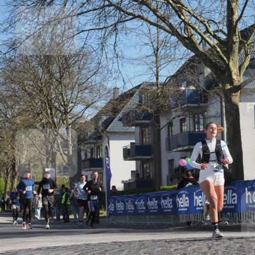 06.04.2025 - 44. Internationalen Wilhelmsburger Insellauf Luisa Fischer http://msf.ph/oto/7580751 06.04.2025 10:45:20 Ziel 4302, 4301, 3218, 3678 meine-sportfotos.de
