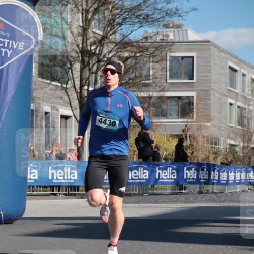 06.04.2025 - 44. Internationalen Wilhelmsburger Insellauf A. Gomolzig http://msf.ph/oto/7580755 06.04.2025 10:16:21 Ziel 4430 meine-sportfotos.de
