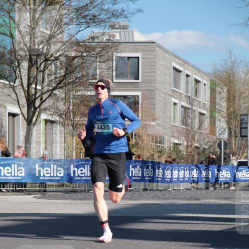 06.04.2025 - 44. Internationalen Wilhelmsburger Insellauf A. Gomolzig http://msf.ph/oto/7580767 06.04.2025 10:16:20 Ziel 4430 meine-sportfotos.de