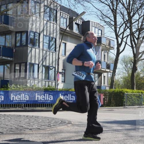 06.04.2025 - 44. Internationalen Wilhelmsburger Insellauf Luisa Fischer http://msf.ph/oto/7580790 06.04.2025 10:40:07 Ziel 3001 meine-sportfotos.de