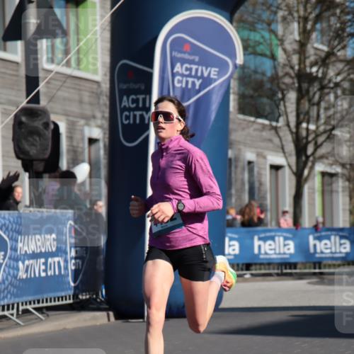 06.04.2025 - 44. Internationalen Wilhelmsburger Insellauf A. Gomolzig http://msf.ph/oto/7580792 06.04.2025 10:16:08 Ziel 4492 meine-sportfotos.de