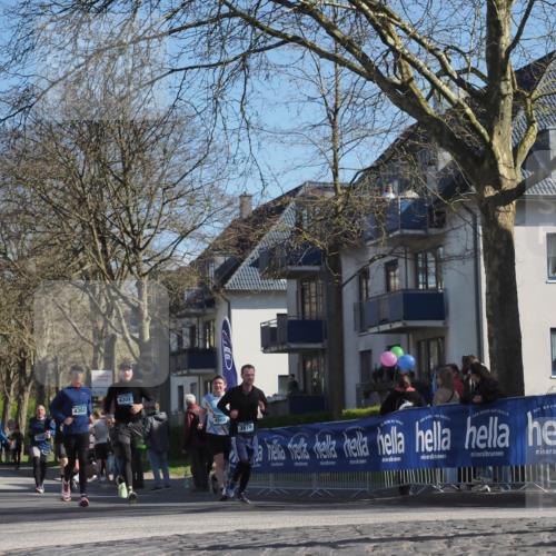 06.04.2025 - 44. Internationalen Wilhelmsburger Insellauf Luisa Fischer http://msf.ph/oto/7580798 06.04.2025 10:45:21 Ziel 3873, 4302, 4301, 4565, 3678 meine-sportfotos.de