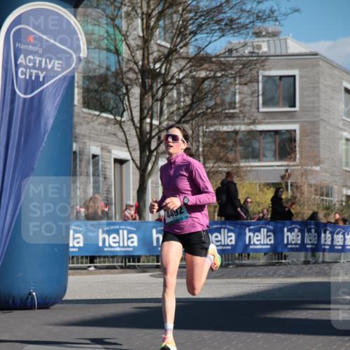 06.04.2025 - 44. Internationalen Wilhelmsburger Insellauf A. Gomolzig http://msf.ph/oto/7580817 06.04.2025 10:16:07 Ziel 4492 meine-sportfotos.de