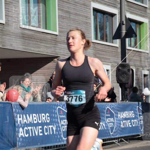 06.04.2025 - 44. Internationalen Wilhelmsburger Insellauf A. Gomolzig http://msf.ph/oto/7580825 06.04.2025 10:15:24 Ziel 3080, 3776 meine-sportfotos.de