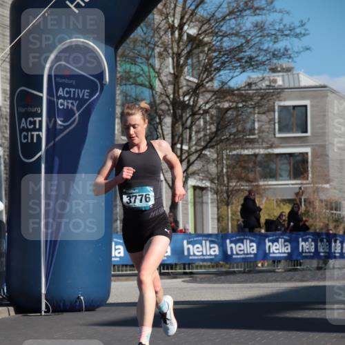 06.04.2025 - 44. Internationalen Wilhelmsburger Insellauf A. Gomolzig http://msf.ph/oto/7580861 06.04.2025 10:15:23 Ziel 3080, 3475, 3776 meine-sportfotos.de